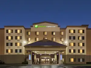 Holiday Inn Express & Suites CORALVILLE by IHG