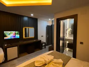 Grand Ezel Hotel