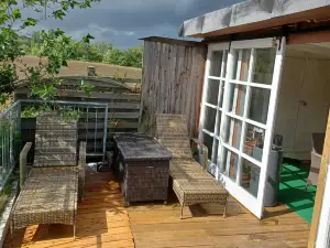 Gemütlicher Bungalow Mit Garten Und Whirlpool in Nakenstorf