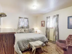 兩臥室山間小屋，帶美景和木爐