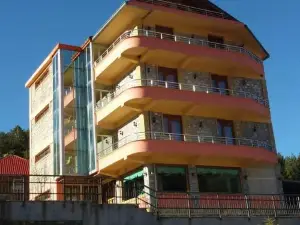 Lura Hotel