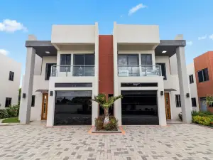 코스탈 이스케이프, 타워 아일 비치 근처