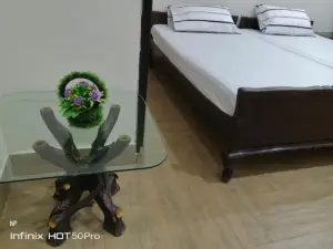 Street 7 Apartment