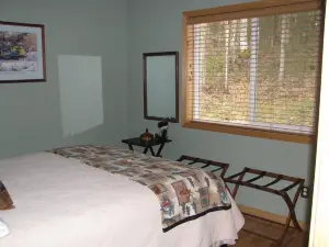 Minutes Off Parks Hwy / Riverfront on 27 Acres / Willow Creek Inn