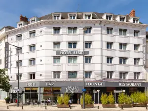 ที่แท้จริงซิตี้, โรงแรมเลอแบร์รี, บูร์ก