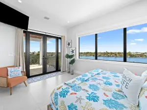 Luxury Seaside Escape   Pool   Dock   Scenic Views