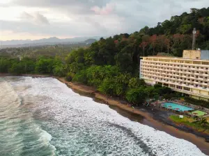 Grand Inna Samudra Beach Hotel