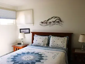 Low Tide: Oceanfront Bliss BOOK NOW FOR 2026