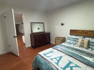 Cozy Lakefront Retreat Near Watts Bar Lake in Spring City, TN