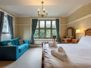Dunsley Hall Country House Hotel