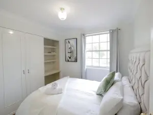 Country 4-Bed Homestead with Games Room & Views