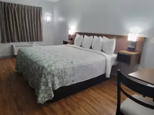 HomeTowne Studios by Red Roof Egg Harbor–Atlantic City Airport