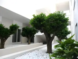 Soglow Business Class Hotel