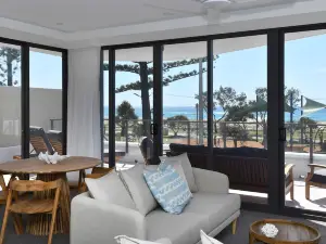 X Kirra Apartments