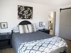 The Soar House /Family Space/Clean/New 3bd/2ba in peaceful Spring Hill