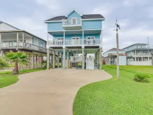 Steps from Gulf: Freeport Home w/ Water Views