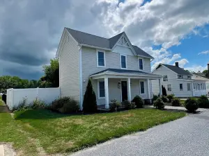 3-bedroom waterfront retreat in Secretary, Maryland