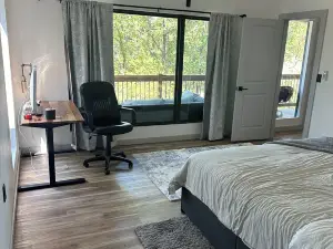 Charming cabin with AC and WiFi in delightful Cleveland