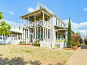 Carlton Landing Home w/ Poolside Lake View!