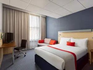 Holiday Inn Express EDINBURGH CITY CENTRE by IHG