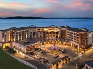 Silver Cloud Hotel Tacoma at Point Ruston Waterfront