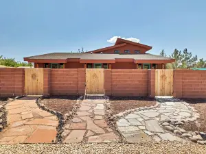 River Rock Studio w/private courtyard, 20 minutes to Zion