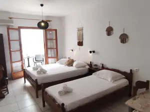 Kapetanos Rooms