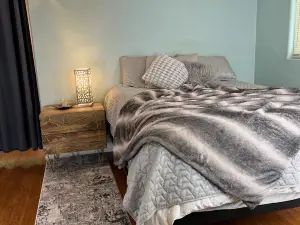 Quiet Garden Hideaway in Ukiah – 1BR Back Unit