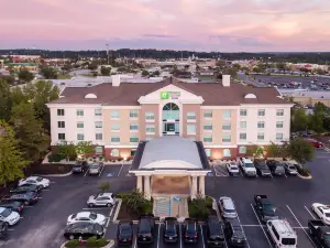 Holiday Inn Express & Suites COLUMBIA-I-26 @ HARBISON BLVD by IHG