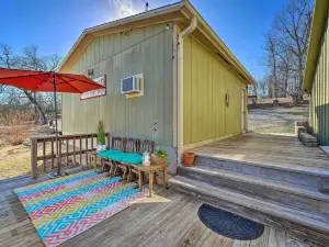 Boho Mountain Home Escape, Walk to Marina!