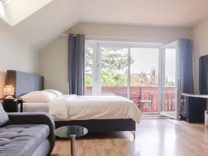 Spacious Garden Villa | 16 Guests