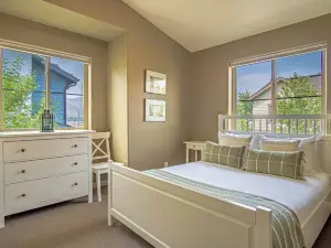Sweetwater Retreat - Pet Friendly!