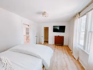 Downtown Marshall Home - Walk to Shops & Restaurants - Long Stays Welcome