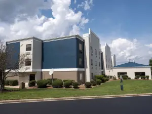 Holiday Inn Express & Suites GREENVILLE AIRPORT by IHG