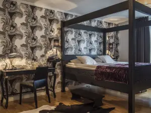 Donners Hotel