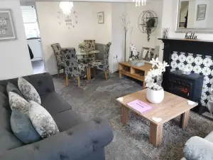 2-Bed House in Macclesfield Cheshire