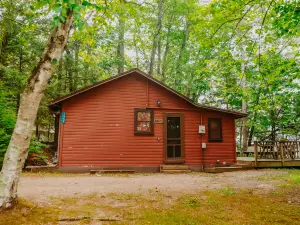 Private Fire Ring and Lake Access - Charming Secluded Retreat