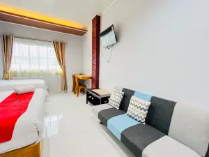 RedDoorz @ Hotel Dieng Berastagi