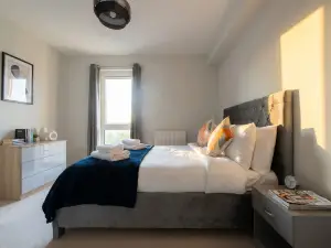 Fantastic 1 Bed Apartment in Crawley