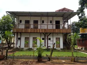 Raaviz Residency