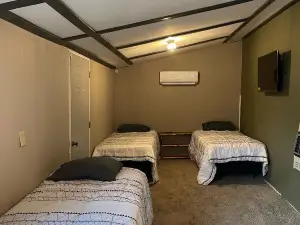 Triple S Lodge at the Bottoms