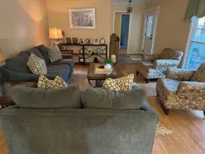 Charming 3 bed house nestled in the woods at the base of Mt Alto.