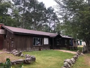 Gresham Shores - Smiling Moose - Pet Friendly