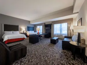 햄프턴 인 & 스위트 듀폰