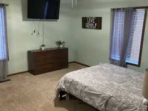 Cozy 3 bedroom lake cottage