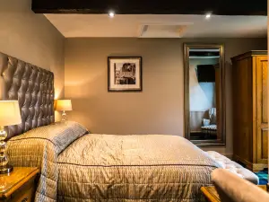 The Mews Hotel