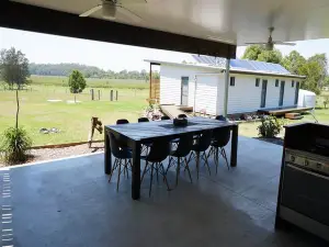 Narangba Motel (Formerly Brisbane North B&B and Winery)