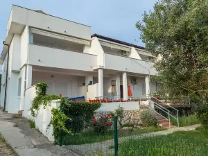 Apartments by the Sea Semy
