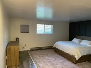 Quiet & Relaxing Farm Home/15 min from lake/ Big Yard/ Fun Games