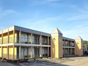 Castle Inn & Suites by OYO Lawton